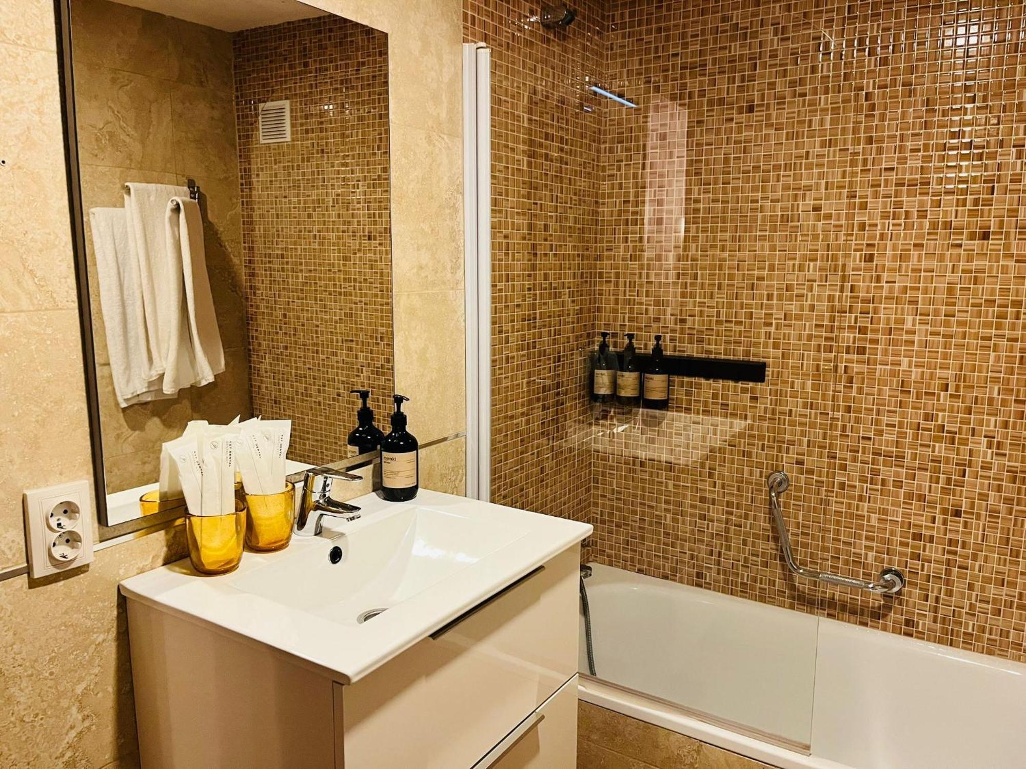 Aparthoteltribunal Madrid Kültér fotó